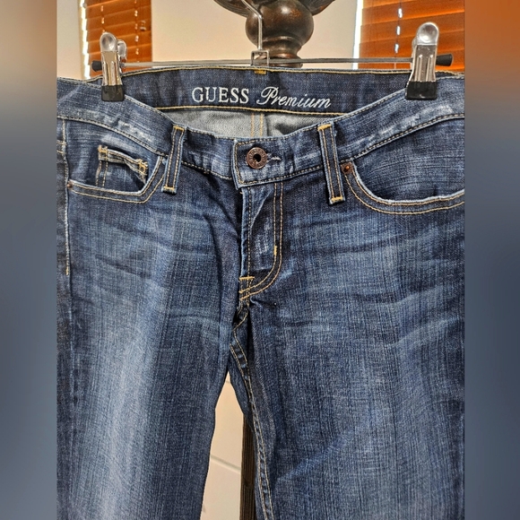 Guess Jeans - Picture 1 of 10